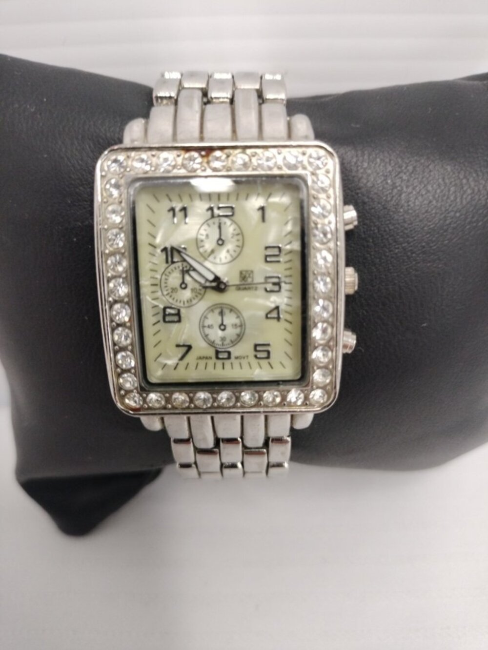NYC Stylish Silver Toned Bracelet Link Band Wristwatch New Battery